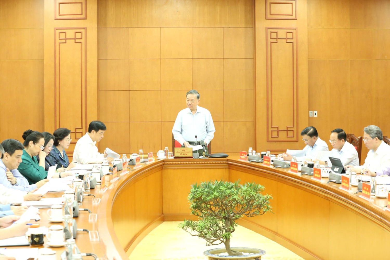 Hình ảnh tại buổi làm việc.